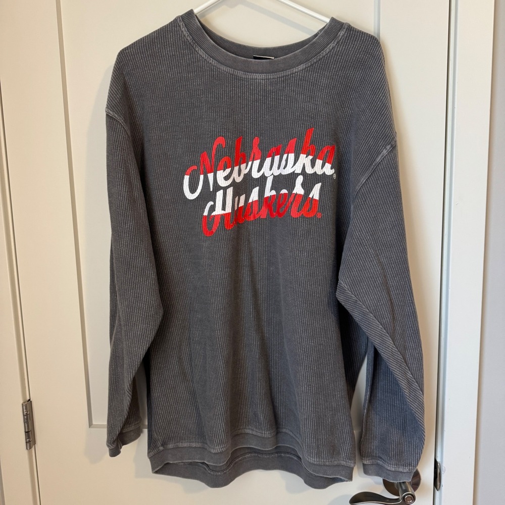 Chicka-d Nebraska Huskers Corded Sweatshirt Womens Large Charcoal Grey Cotton